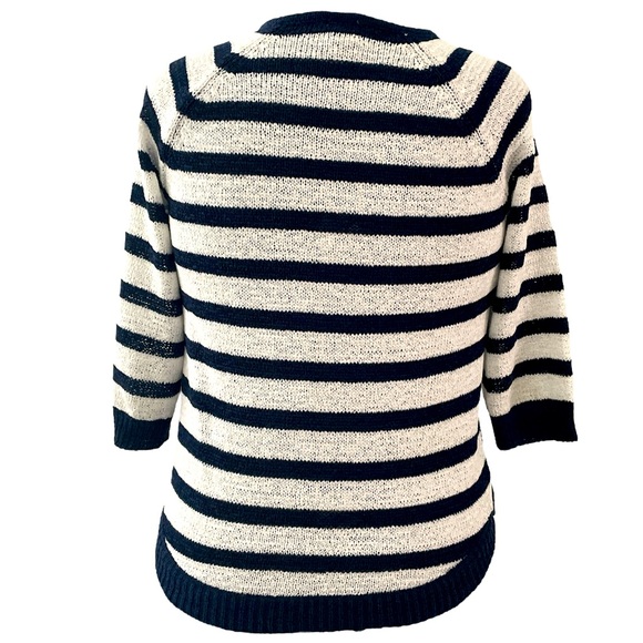 Chico’s 1/2 sleeve knitted top navy blue white striped scoop hem round neck Sz 0 - Picture 3 of 8